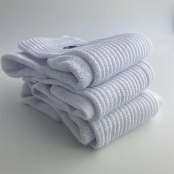 Lot de 3 Paires de Chaussettes Crew Logo (Chaussettes de sport) Champion chez FrenchMarket