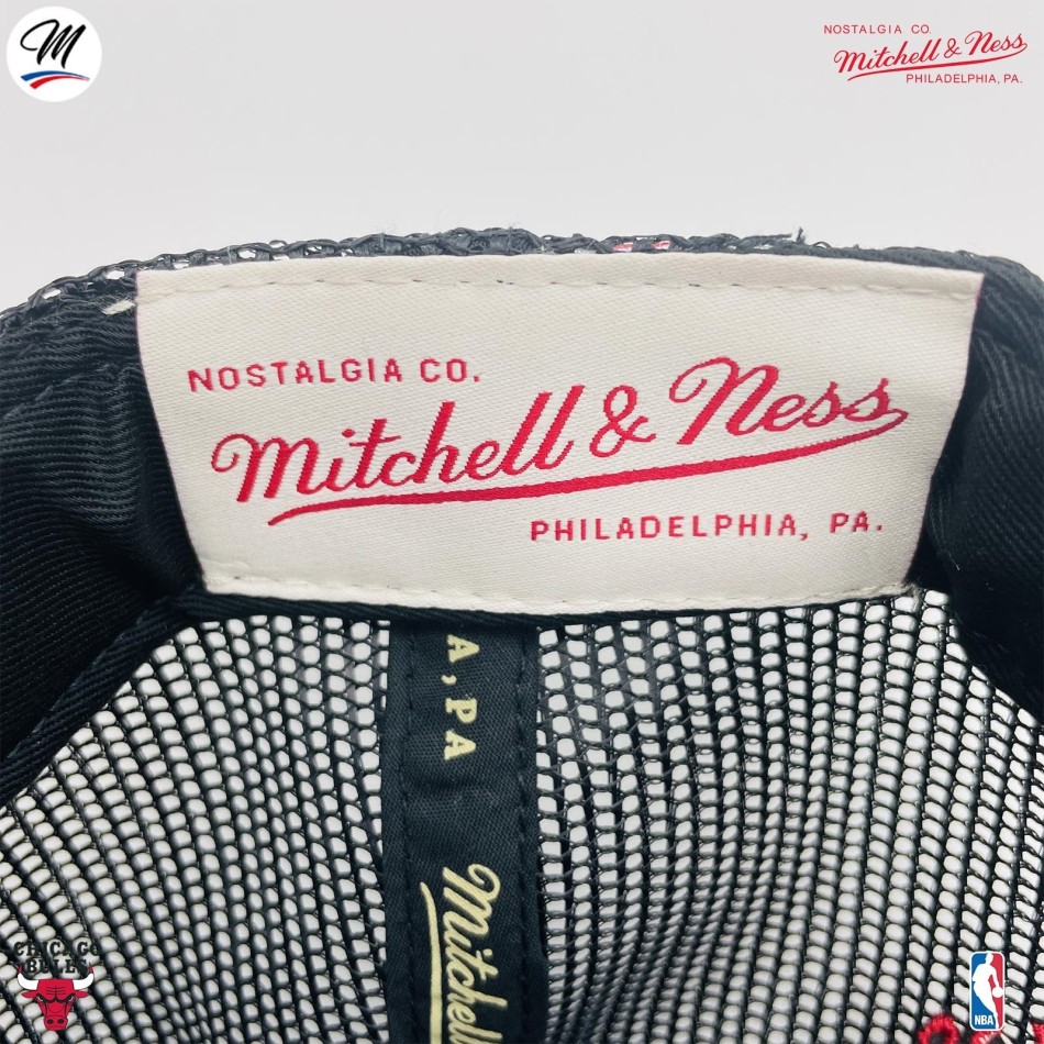 Mitchell & Ness Chicago Bulls HWC "Gold Leaf" NBA Trucker Cap