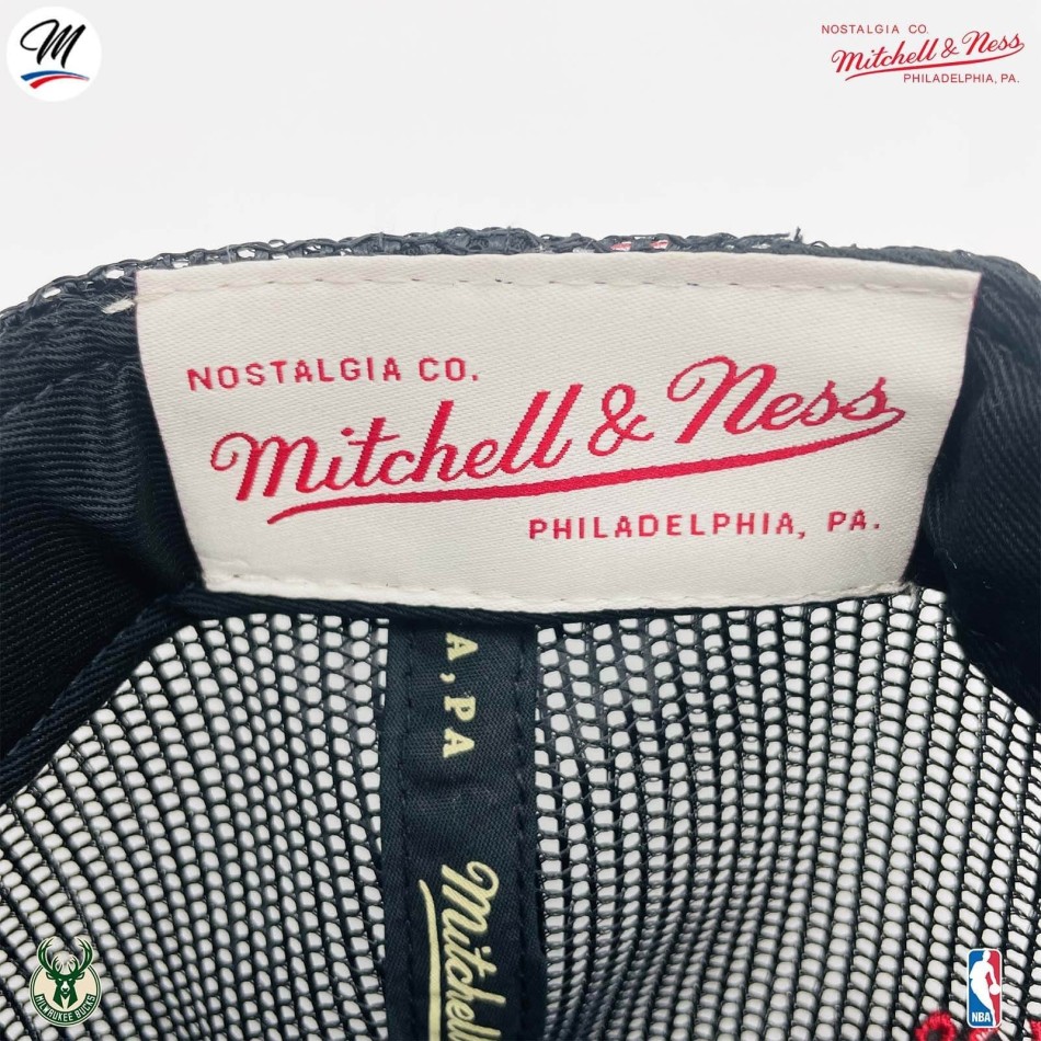 Mitchell & Ness Milwaukee Bucks HWC "Gold Leaf" NBA Trucker Cap