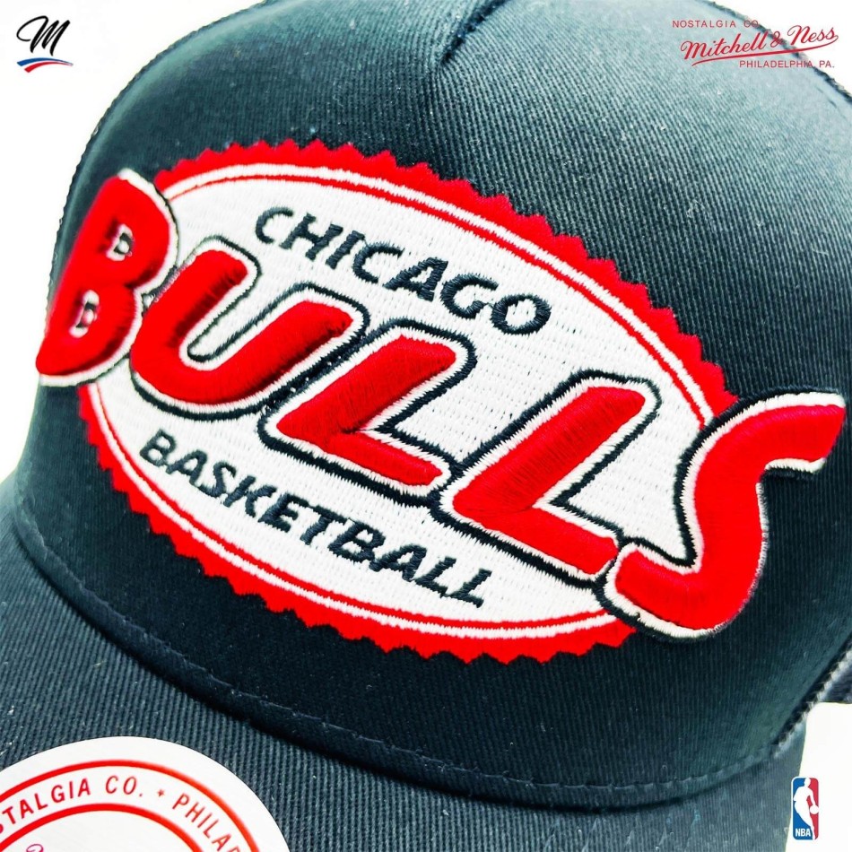 MITCHELL & NESS Chicago Bulls HWC "Team Seal" NBA Trucker Cap