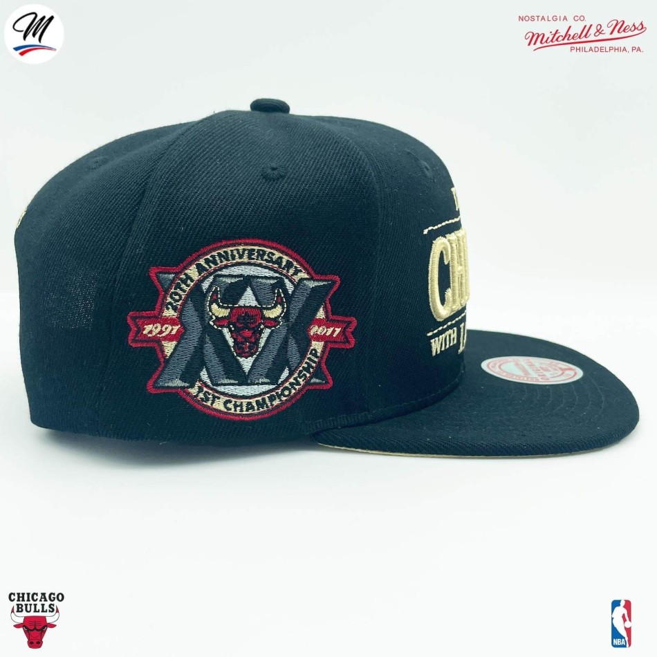 NBA Chicago Bulls "Chicago With Love" Mütze (NBA-Kappe) Mitchell & Ness auf FrenchMarket