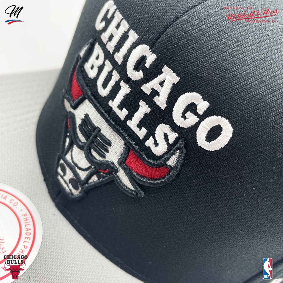 MITCHELL & NESS Chicago Bulls "Core III Snapback" NBA keps