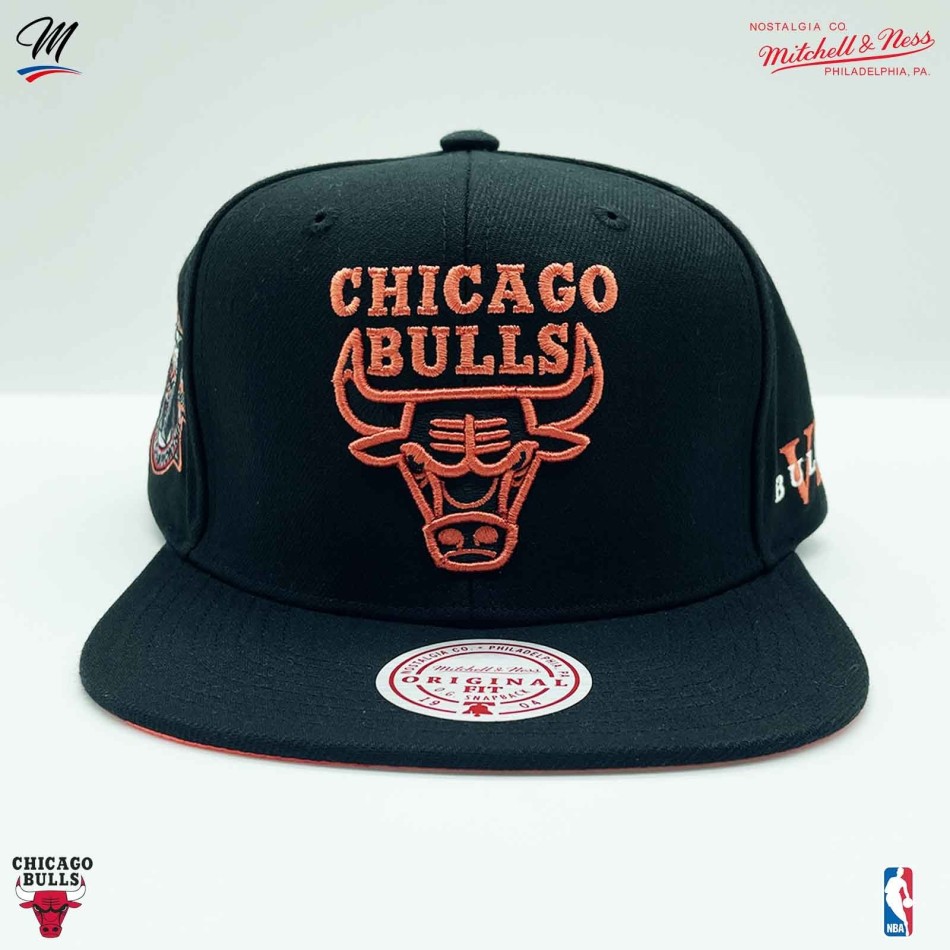 MITCHELL & NESS Chicago Bulls "Core VI Snapback" NBA keps svart orange