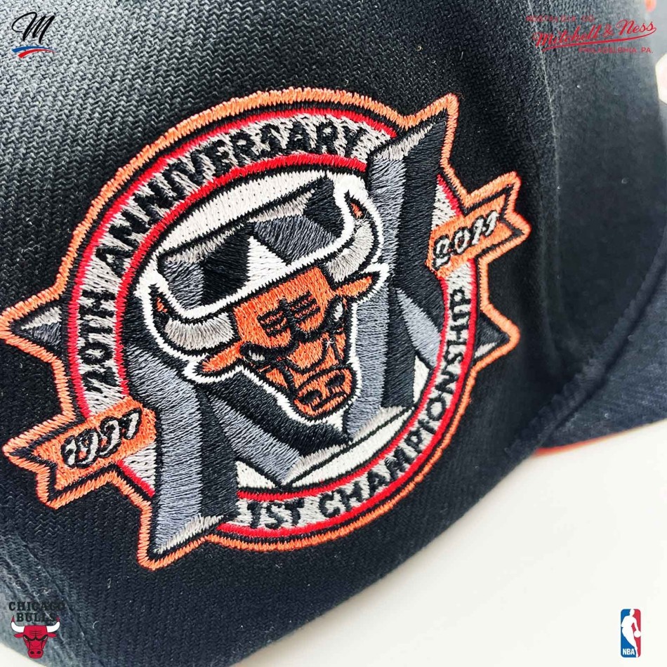 MITCHELL & NESS Chicago Bulls "Core VI Snapback" NBA Cap Black Orange