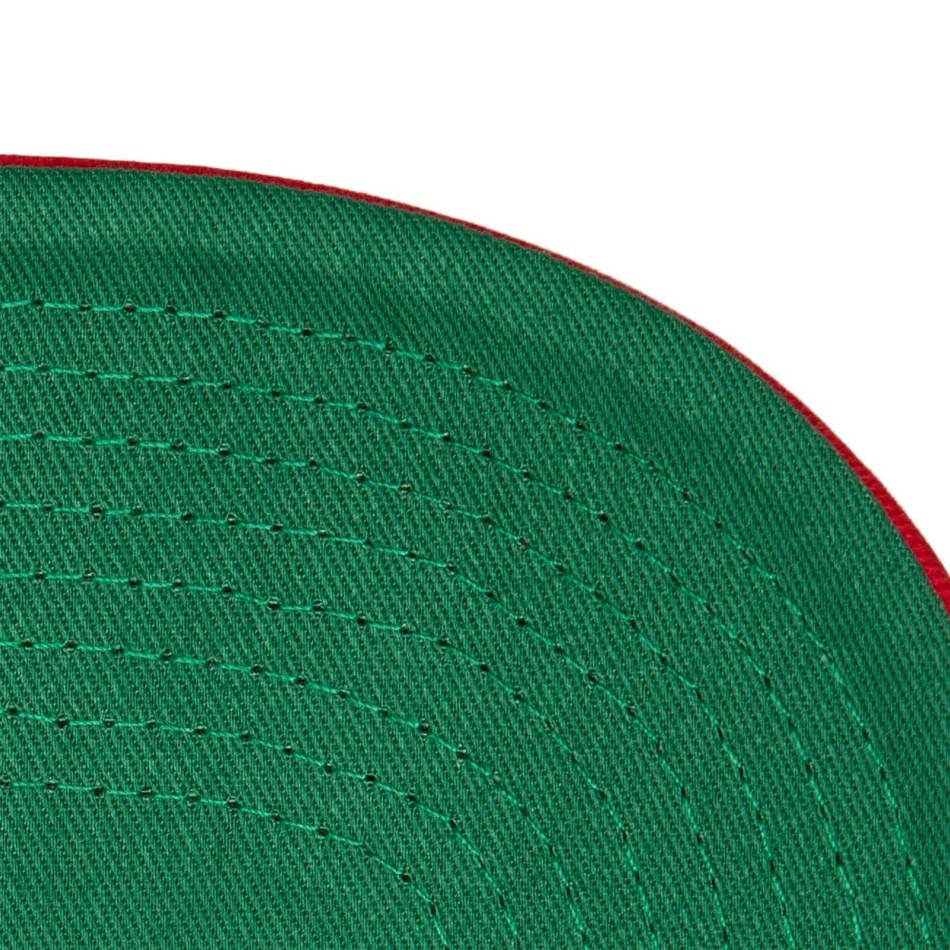 MITCHELL & NESS White Chicago Bulls NBA "Tail Sweep Pro" Cap