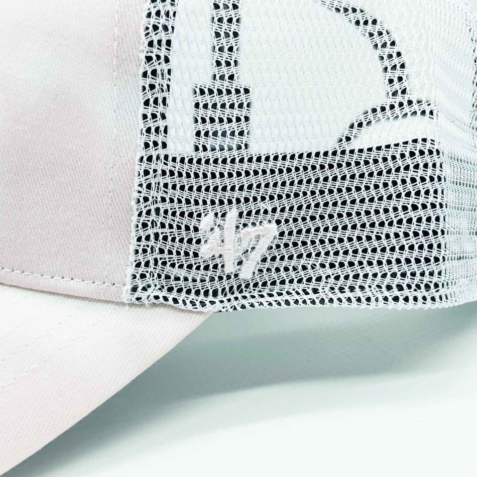 47 Rosa MLB New York Yankees keps "IN THE CLOUDS" Offside DT