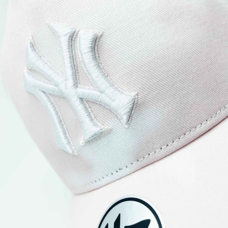 Cappello Trucker MLB New York Yankees "IN THE CLOUDS" Offside DT (Berretto MLB) '47 Brand chez FrenchMarket