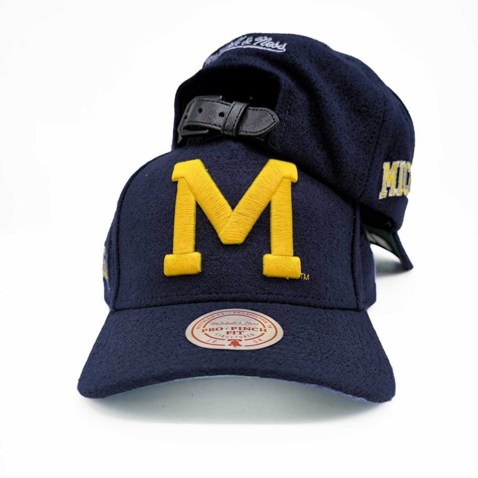 NCAA Michigan Wolverines "Kicking Wool Pro" pet (Caps) Mitchell & Ness chez FrenchMarket